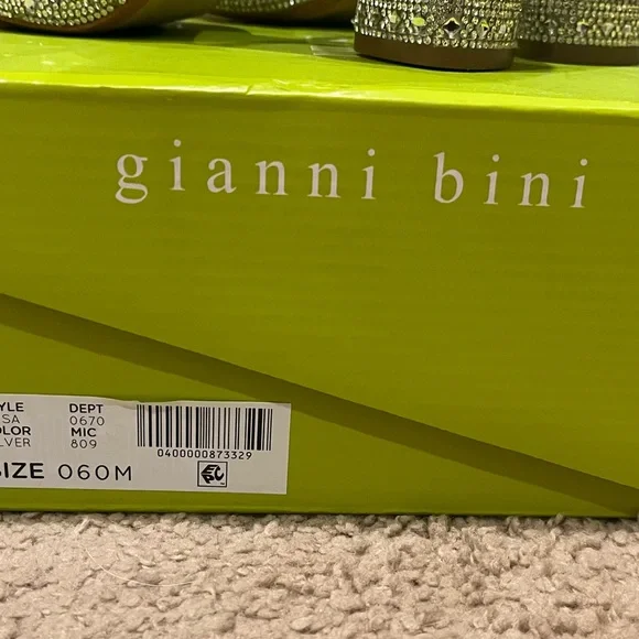 Gianni Bini size 6 silver formal shoes - Picture 10 of 15